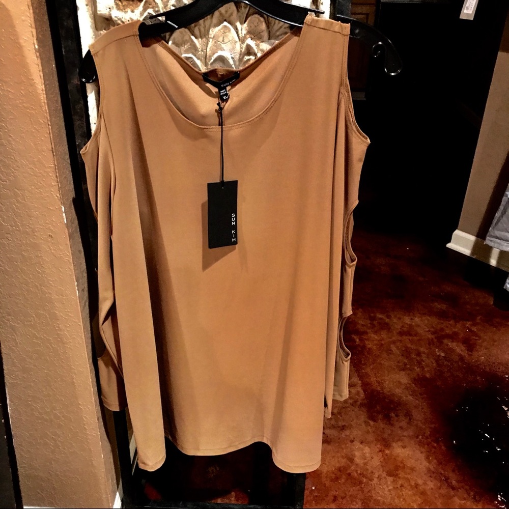 NWT Sun Kim boutique Tunic top